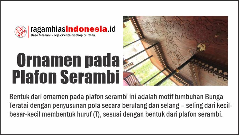 Almer Hassan menjelaskan bagimana plafon rumah tersebut di hiasi teratai dan rantai yang terangkai secara simetris.