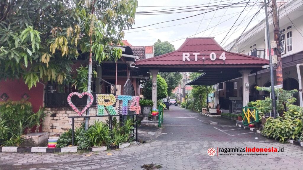 Pemanfaatan Botol Plastik: Kreativitas Warga BP Kulon Gresik